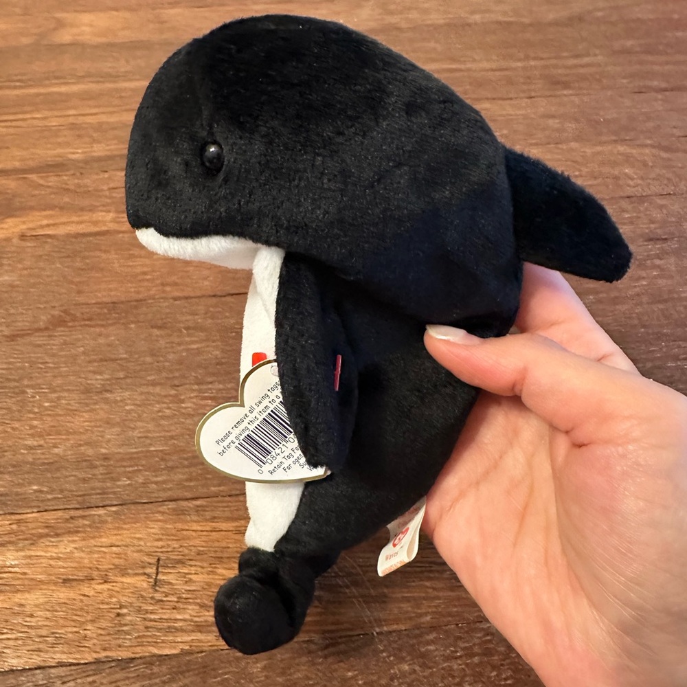 Ty Beanie Baby “Waves” 1996 Orca Whale PVC Pellets, KR Tag, Missing Period Error